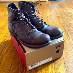 Redwing iron rangers 8111